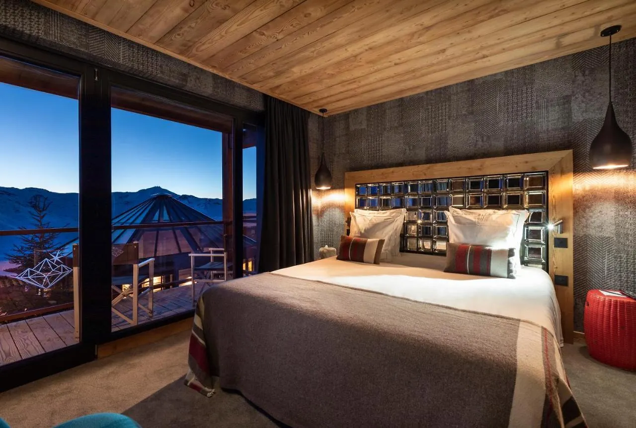 Chalet Carte Blanche Golden Jubilee Val Thorens France
