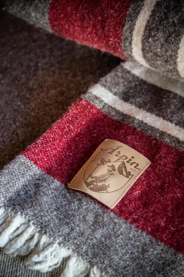 Chalet Carte Blanche Golden Jubilee Val Thorens 0*,